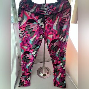 Danskin Multicolor Geometric Leggings